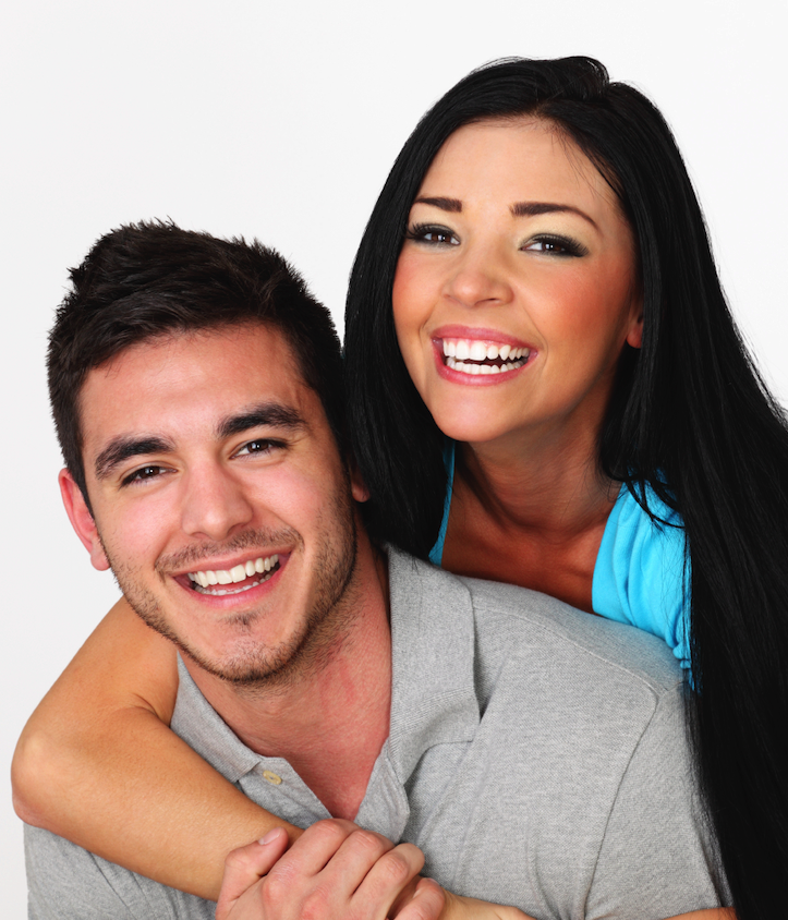 brunet-couple-smiling